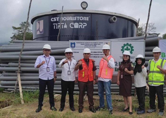 Kejari Babar Tinjau Proyek SPAM Kelurahan Sungai Daeng, Novianto : Ini Memastikan Bekerja Sesuai Dengan RAB 