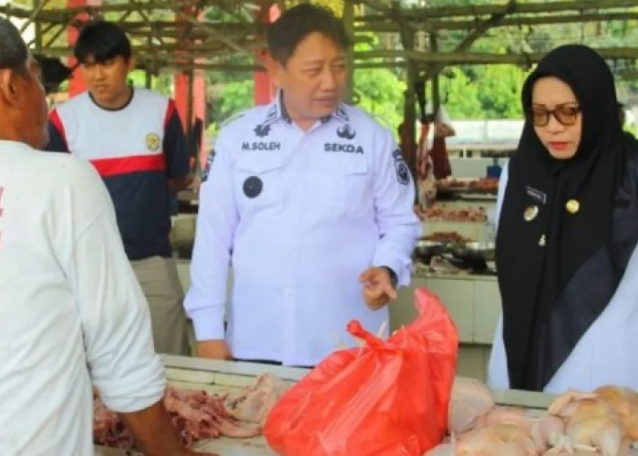 Pemkab Bangka Barat Pantau Sembako di Pasar Jelang Imlek