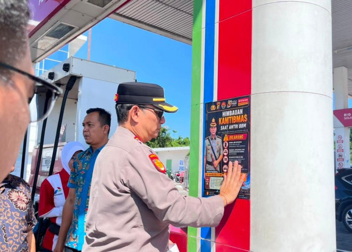 Kapolresta Pangkalpinang Kembali Sidak SPBU, Pasang Stiker Imbauan Cegah Penyalahgunaan BBM Subsidi