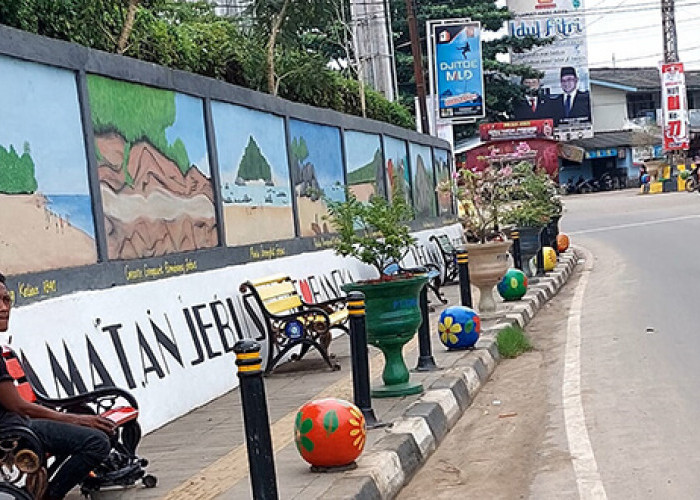 Forum Kibar Pemuda Merah Putih Bersama PT Timah Tbk Renovasi dan Percantik Jalur Hijau di Kecamatan Parittiga