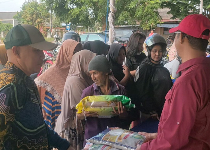 Operasi Pasar Murah Oleh TPID di Toboali  Masyarakat Berbondong Membeli Bahan Pokok 