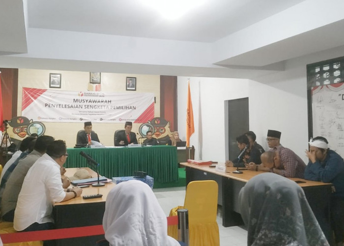 Bawaslu Bangka Tunda Sidang Putusan Sengketa TMS ke Hari Senin, Rato-Ramadian Optimis Hasilnya MS