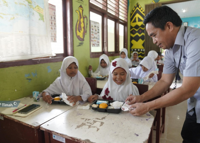 PT Timah Dukung Program Makan Bergizi Bagi Ratusan Pelajar di Kabupaten Bangka Tengah