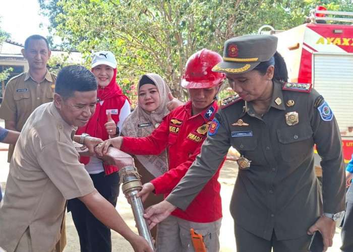 Kemarau Menggigit, PMI Basel Gelontorkan 5.000 Liter Air Bersih untuk Warga Teladan