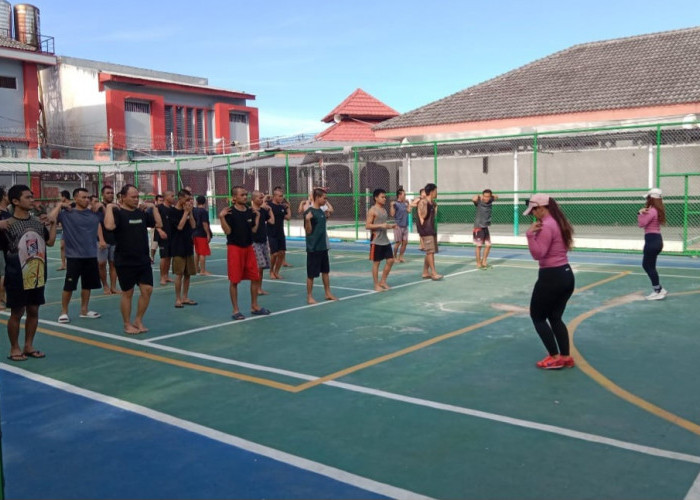 Jaga Kebugaran, Warga Binaan Lapas Narkotika Pangkalpinang Senam Pagi