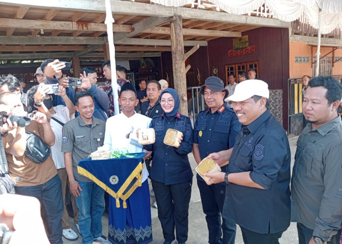 Lewat Pengiriman Dodol Nanas, Pemkot Pangkalpinang Dorong Ekonomi Kreatif 