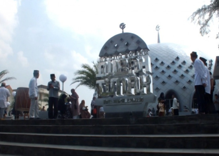 Ide Ikonik Molen, Jamaah Berharap Pembangunan Masjid Qubah Timah Jangan Terhenti