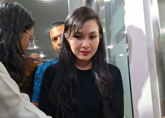 Usai Diperiksa Kasus Timah, Sandra Dewi Bungkam? 
