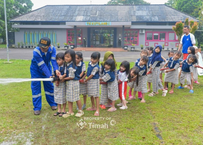 Edukasi Bahaya Api Sejak Dini, Tim Pemadam Kebakaran PT Timah Kunjungi TK Kutilang 1 Pangkalpinang
