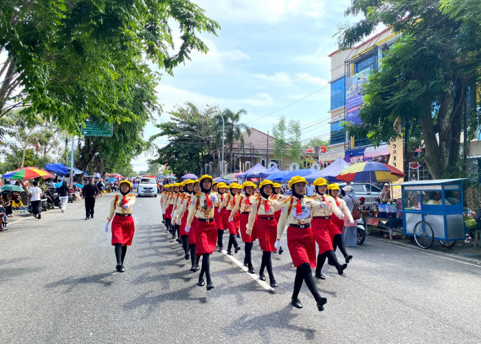 Pawai HUT ke-81 RI Tingkat Provinsi, Tim Putra-Putri SDN 28 Pangkalpinang Tampil Kompak