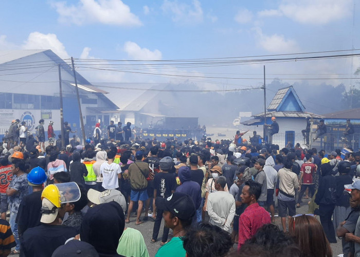 Aksi Massa di PT Timah Gantung Berakhir, Massa Ancam Kembali Turun 