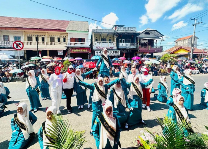 Ratusan Regu Pelajar dan Umum Ramaikan Pawai Baris Indah Hari Kedua 