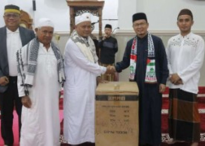 Khotbah Jumat, Bupati Bangka Tengah Ingatkan Pentingnya Fungsi Selokan di Musim Penghujan