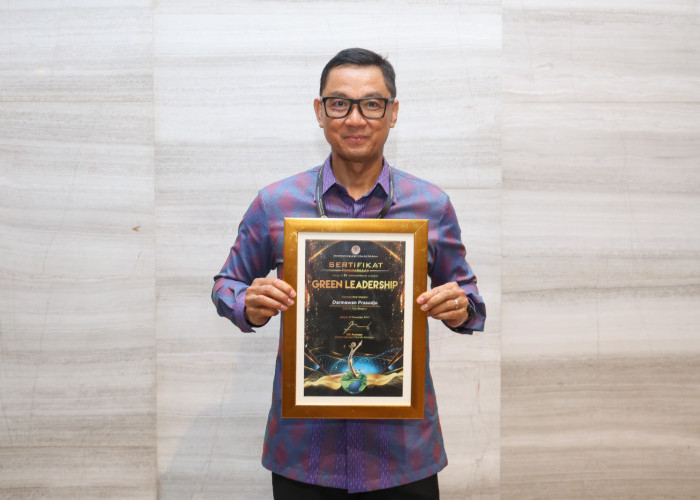 Dua Tahun Berturut-turut Darmawan Prasodjo Raih Green Leadership Utama Award