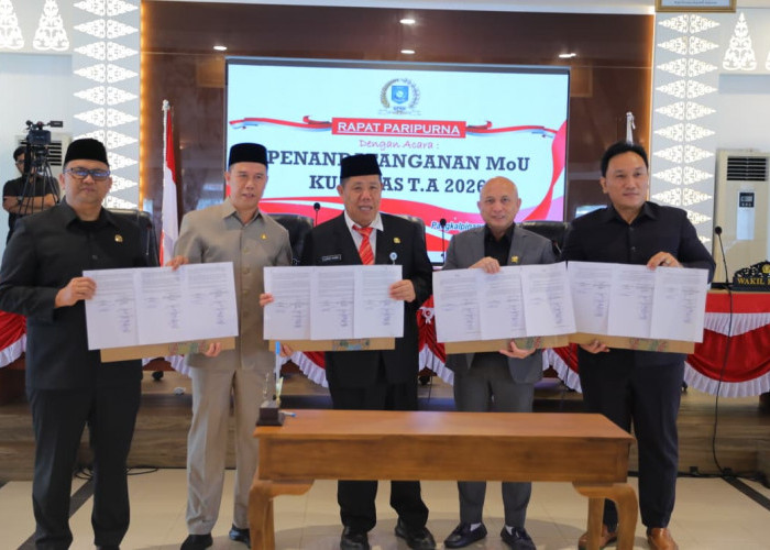Gubernur Hidayat Bersama Ketua DPRD Babel Teken MoU KUA PPAS Tahun 2026 