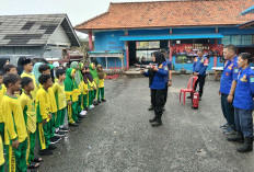Belajar Cegah dan Atasi Kebakaran, Siswa SDIT Pelita Alam Pemali Kunjungi Damkar Bangka