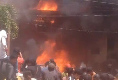 Kantor PT Timah di Gantung Dibakar Massa Penambang