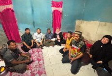 Peduli Akan Masyarakat Kurang Mampu, Baznas dan Debby Berikan Bantuan di Batu Betumpang 