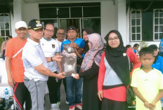 Kreatif! Siswa SMPN 1 Puding Besar Olah Daun Jadi Kompos Bernilai Jual  ​