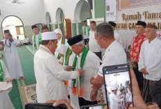 ​Pangkalpinang Lepas 291 Calon Jemaah Haji 1447 H, Wako Udin Pesan Jaga Kesehatan dan Fokus Ibadah