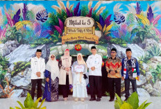 Hadiri Milad dan Wisuda Tahfidz Ponpes Khoirul Ummah, Debby Berpesan Ini Untuk Santri