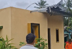 Belasan Rumah Warga Belinyu Diamuk Puting Beliung
