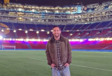 Kunjungi Camp Nou, Messi Mau Balik Kembali ke Barcelona