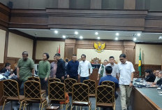 Andi Kusuma dan JPU Saling Cecar