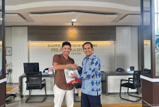 Empat Dokumen Pendidikan Tujuan Taiwan Resmi diserahkan kepada pemohon oleh Kanwil Kemenkum Babel