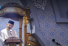 Salat Idulfitri Bersama Masyarakat di Masjid Agung, Bupati Fery Berharap Semangat Ramadan Tidak Hilang Begitu 