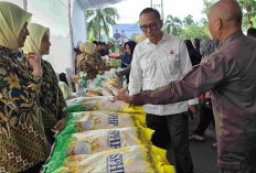 Pasar Murah Kejati Diserbu Warga, Tak Sampai 2 Jam Ludes