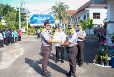 Kanwil Kemenkum Babel Gelar Apel Pagi Bersama dan Serahkan SK Kenaikan Pangkat