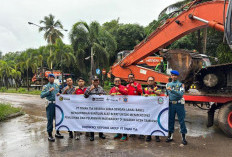 PT Timah Tbk - Lanal Babel Kirim 5 Unit Excavator untuk Percepat Pemulihan Pascabencana di Sumatera dan Aceh 
