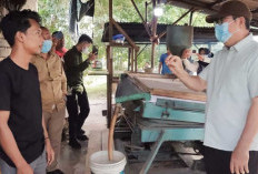 Bupati Beltim Sidak Meja Goyang di Gantung, Tegaskan Relokasi Demi Kesehatan Warga