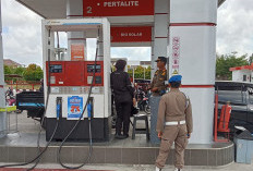 Antrean Pertalite hingga 1 KM di Sungailiat, Eceran Tembus 16 Ribu/Liter, Satpol PP Temukan Indikasi Pengerit