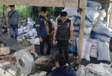 Home Industri Peleburan Timah Ilegal di Tukak Sadai Digerebek Polisi, 147,5 Kg Balok Timah Jadi Barbuk 
