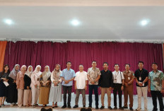 Rektor Institut Pahlawan 12 Berikan Insentif bagi Dosen Peraih Dana Kompetisi Riset Kemdiktisaintek