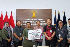 Kanwil Kemenkum Babel Terima Plakat dan Mockup Sertifikat Merek dari HUB UMK PLN Babel
