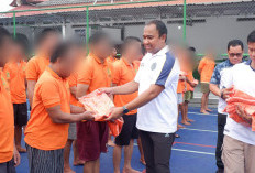 Penuhi Kebutuhan Dasar, Lapas Narkotika Pangkalpinang Distribusikan Baju DIS bagi Warga Binaan