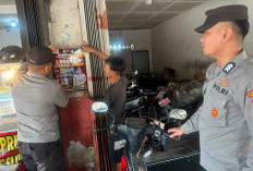 Polsekwas Pelabuhan Pangkalbalam Tempel Stiker Larangan Knalpot Brong di Bengkel