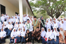 Gubernur Babel Hidayat Arsani Salurkan Bantuan Nyata untuk Pendidikan