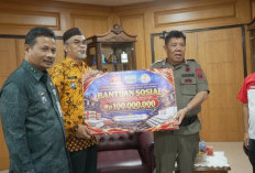 Apresiasi INTI Babel, Gubernur Hidayat Arsani Terima Bantuan untuk Korban Kebakaran di Desa Serdang