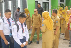 Pantau TKA SMP, Bupati Bangka Tengah Targetkan Partisipasi Penuh Siswa Bangka Tengah