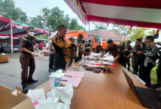 Kejari Basel Musnahkan Barang Bukti Kejahatan yang Inkrah 