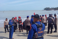 Breaking News! Seorang Pemuda Hilang Terseret Gelombang Pantai Teluk Uber, Saat Ini Dalam Pencarian Tim SAR