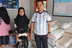 Camat Lubuk Besar Bagikan Bantuan Sembako Serentak dari Badan Pangan Nasional