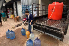 Air Bersih Jadi Barang Langka, Owner Cozy Mart Bergerak Bantu Warga Salurkan Air Bersih 