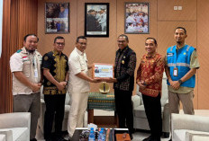 Gubernur Hidayat Arsani Salurkan Bantuan Rp570,8 Juta untuk Korban Gempa Flores