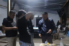 Polisi Bangka Barat Tes Urine Warga Nongkrong Malam Hari