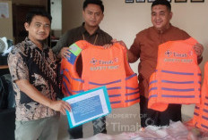 Dukung Keselamatan Nelayan, PT TIMAH Tbk Salurkan Puluhan Life Jacket di Karimun